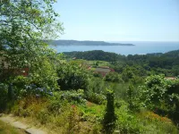 Rural house of the 18th century, overlooking the Aldán estuary.
