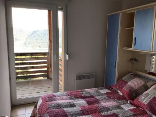 T2 Cabin 35 m² 4 to 6 People Very Pleasant, Incredible View of the Lake, Classified  .