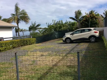 La case géranium with heated swimming pool Отели в г. Сен-Жозеф