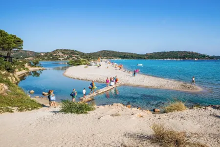 San Teodoro: Villa 4 places near La Cinta beach Отели рядом с достопримечательностью «Parco pubblico con giochi per i bambini»