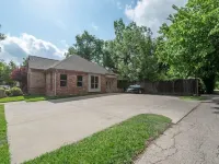 The First Place- Gorgeous 3/2 walk to Square/TWU