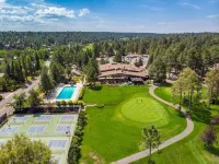 Spectacular Country Club Entire Condo - 2 Bedroom