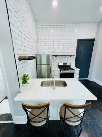 Lovely Studio in the Hills of Eden