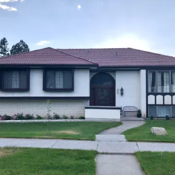 E Bountiful 3Br 2Bath<br>Great view  good parking close to public transport