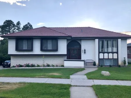 E Bountiful 3Br 2Bath<br>Great view  good parking close to public transport