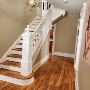 Waterfront 6 bedroom (8 beds) , 51/2 bath house in Summerside, Pei.