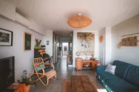 Kaz Lagoon, quiet house, sea view, 1mn walk from the lagoon!