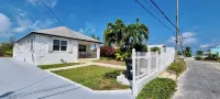 "Steps Away" 3-bedroom house with Kayak & Paddle board, just steps to the beach Hotels near Bahamas Ocean Safaris