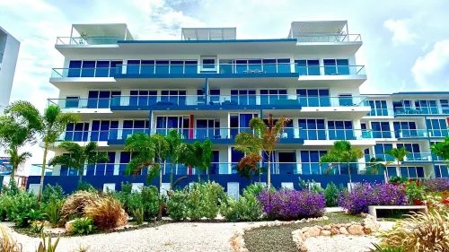 Luxurious 2BD Apt. w/ Ocean Views & Pool & Wi-Fi