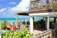 Amazing Oceanfront-Grace Bay Beachsleeps 4 Ppl.