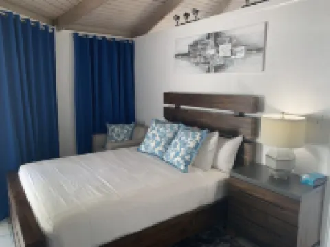 Spacious house with an amazing view of the ocean on a private deck.