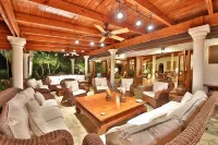 Casa Nostra by KlabHouse 5BDRM w / Pool and Chef