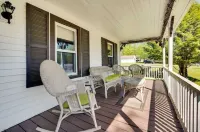 Pittsburg Vacation Rental ~ 1 Mi to Lake Francis!