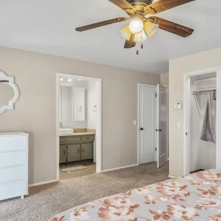 Charming 3-bedroom house central to everything in Edmond and handy to OKC