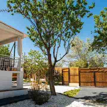 Grand Seaview Retreat - walk to the beach Hotel Exterior