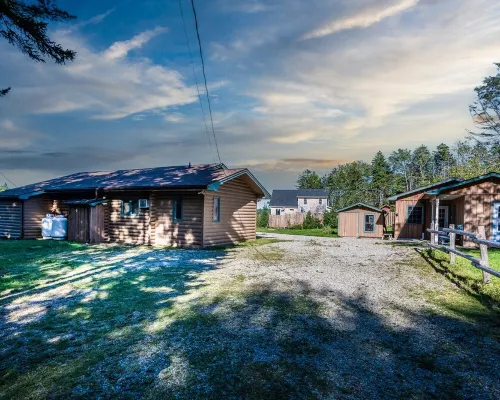 A magical place that you will want to return to! Hotels in Digby