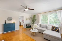 Cottage in Heart of Five Points - Pet Friendly!