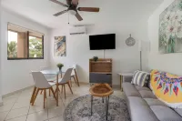 Flor de Limón Pool Condo—Beach & Cafés Steps Away
