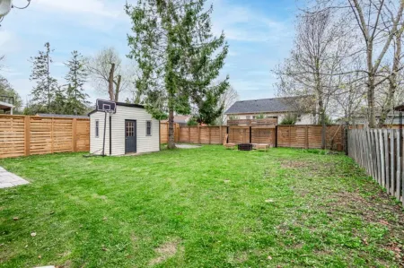 Modern Cozy Cottage 2mins from lake/family friendly w fire pit! 1hr from Toronto