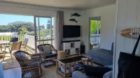 Vacay Hahei - 1 Bed Elevated Apartment a short walk to the beach
