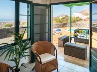 Luxury villa, swimming pool, sea views, A/C, BBQ, WIFI, Hotels in Conil