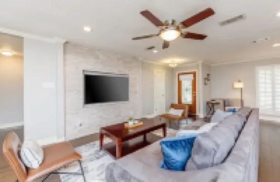 The Live Oak Place - Park Access - 3BR Serene Stay!