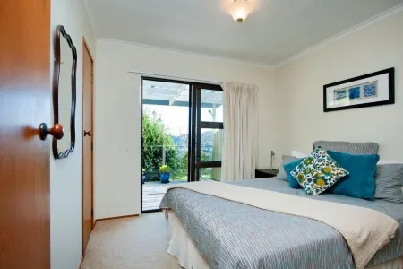 A View in Russell Bay of Islands Отели в г. Рассел