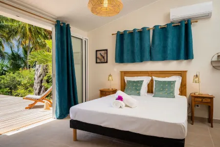 Peaceful villa on the beach - Little Beach House Отели в г. Сен-Пьер