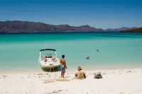 Escape To An Ocean Front Five Star Paradise : A 10 minute walk into Loreto