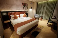 Ramada Encore by Wyndham Chandigarh Zirakpur Hotels near تشانديجار