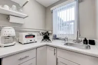 Retro Chic Micro-Studio in Heart of Downtown Olde Town Arvada - 93 Walk Score Hotels in Arvada