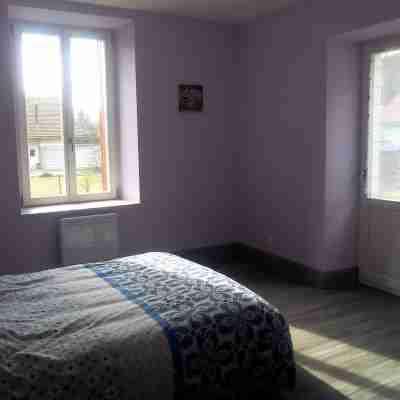 New, Renovated, Listed Character Gite Less Than 100 m from the Lake Rooms