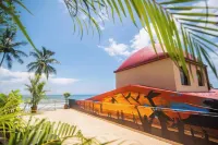9 Bedroom Luxury Oceanfront Villa South End Of Jaco Beach.