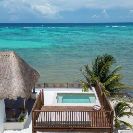 LUXURY BEACHFRONT VILLA  Includes 3 Pools, Wifi, Best Snorkeling & Kayaking Bay
