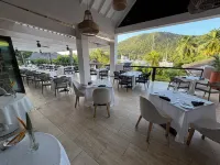 2 bedroom luxury apartment in the Zoetry Marigot Bay Resort with amazing views  호텔