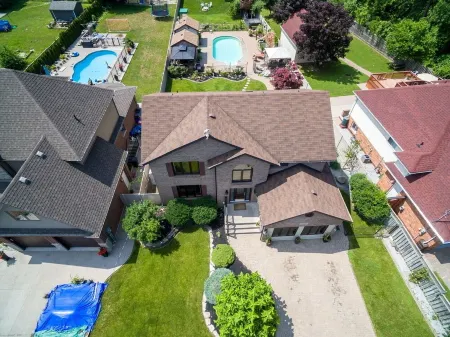 Large quiet estate property in beautiful natural surroundings.