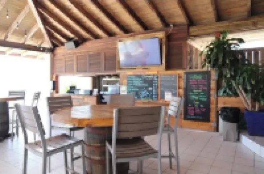 Newly renovated condo just a few steps from Sapphire Beach.