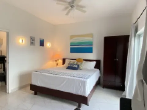 Lovely 2-bedrooms in Venetian Road