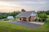 Clear Sky Cottage - A Spacious 1 BR Cottage Close to Charlottesville & Wineries. Hotels near Fontaine Research Park