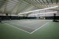 Cozy Cabin with ADA accessible, golfing, hiking,, beach, tennis, and more!