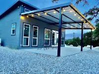 Hill Country Modern Cottage - 5 minutes to the boat ramps