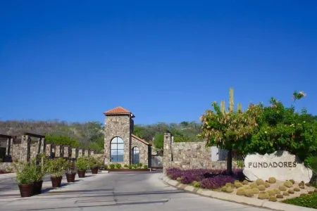 Golf Villa in Puerto Los Cabos Community!