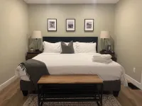 Oliver Oasis, Merlot - Vineyard home with great pool, hot tub & views for days!