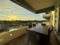 Luxe 2BR/2BA Pool & Jacuzzi!