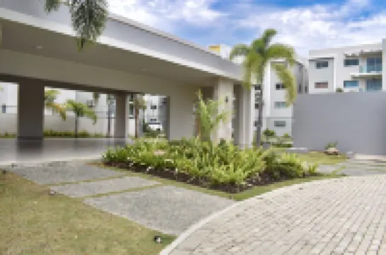 Luxury apartment with private hot tub Jacuzzi/3bed/2bath/pool/AC โรงแรมใน