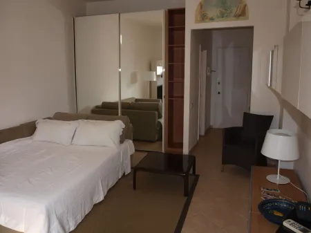 300 mt from the sea, terrace in the green in Viareggio.