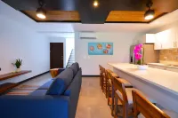 Modern Pura Vida Luxury - One finest homes, private pool. Upscale gated safe