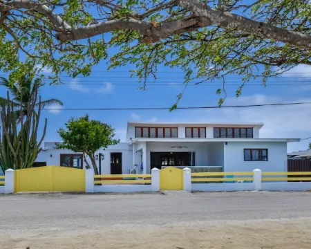 Oceanfront @ Mangel Halto Beach, Snorkel, Scuba, Beach Hotels in Savaneta