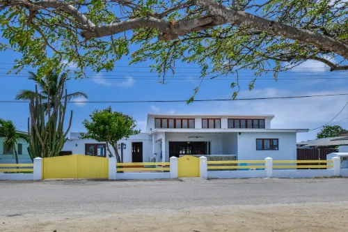 Oceanfront @ Mangel Halto Beach, Snorkel, Scuba, Beach