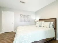 Cozy 1-bedroom condo with WiFi, AC in charming Bay St. Louis